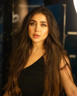 Haya Maraachli​ Instagram - 🤎