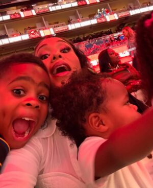 Hazel Renee Instagram - All🌟Star Weekend 2025 In The Bay!
Looking Back On What A Time!! I Was Really Trying To Post In A Timely Manner And Like Over A Cute 2 Days But Here We Are…Ya’ll Goin Get This 20 SWIPE ⏩️🤯 (how do yall be getting the content out so fast?! I’m serious I need answers 👀🤣🤣) 

💚1. I Am EXTREMELY EXCITED For You All To Experience Meski We Had A Celebratory Soft Opening To Kick Off All Star Festivities With My Hubby @money23green 
💚2. The First Green Room Executive Brunch Was Special And Delicious. We Couldn’t Be More Thankful To @crocs and @meta For Their Partnership!
💚3. Skills Challenge To Cheer On My Love With Our Littles…They Looveee Some Papa
💚4. We Popped In And Supported @gentlemanscutbourbon 
💚5. Ain’t No Party Like A KLUTCH SPORTS PARTY🤷🏽‍♀️
💚6. All Star Game….I Spy The OG’s Win 🏀 
💚7. My Beautiful @nigella_sf Vday Roses🌹Because Love Day Is Love Day🥰🥰

Thank You
@briamakeup For Always Coming Through To Beat Me💚
@styledw.class For Pulling & Prepping These Looks💚
#allstarweekend #vday #latepost #lifeisGood