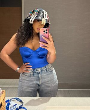 Hazel Renee Instagram - All🌟Star Weekend 2025 In The Bay!
Looking Back On What A Time!! I Was Really Trying To Post In A Timely Manner And Like Over A Cute 2 Days But Here We Are…Ya’ll Goin Get This 20 SWIPE ⏩️🤯 (how do yall be getting the content out so fast?! I’m serious I need answers 👀🤣🤣) 

💚1. I Am EXTREMELY EXCITED For You All To Experience Meski We Had A Celebratory Soft Opening To Kick Off All Star Festivities With My Hubby @money23green 
💚2. The First Green Room Executive Brunch Was Special And Delicious. We Couldn’t Be More Thankful To @crocs and @meta For Their Partnership!
💚3. Skills Challenge To Cheer On My Love With Our Littles…They Looveee Some Papa
💚4. We Popped In And Supported @gentlemanscutbourbon 
💚5. Ain’t No Party Like A KLUTCH SPORTS PARTY🤷🏽‍♀️
💚6. All Star Game….I Spy The OG’s Win 🏀 
💚7. My Beautiful @nigella_sf Vday Roses🌹Because Love Day Is Love Day🥰🥰

Thank You
@briamakeup For Always Coming Through To Beat Me💚
@styledw.class For Pulling & Prepping These Looks💚
#allstarweekend #vday #latepost #lifeisGood