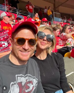 Heidi Gardner Instagram - I LOVE YOU CHIEFS and I think you’re the best ❤️💛❤️ sending you all my love and luck today ✨✨✨✨✨✨✨✨✨✨✨✨✨
