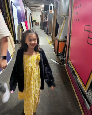 Helga Krapf Instagram - The face you make when you get to experience mommy’s old stomping grounds. 😍 

Amelie has been so curious about my life as an actress, asking so many questions about behind the scenes, in between takes, interviews, and the whole acting process. She asked if she can watch @itsshowtimena when we visit PH and her Ninong @augustbenitez granted her wish like a true fairy godfather. 🪄🤭 Thank you so much Sir August! 🙏🏼

Thank you also to her Ninong @teddspotting na pinaghandaan ang german, shooked si Amelie sayo! Lol Also to her Ninong @vhongx44 for seeing her backstage. 🫶

To Ninong @thirdeeduran , Tita @alyannaaranezz and Tito @deanscenes for coming and vlogging (follow niyo siya sa tiktok 🤣) 

And to the staff and kuyang marshalls of Abs who are as respectful and kind as I remember them to be. Truly felt like coming back to your former home. 🏠