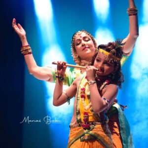 Hema Malini Instagram - Ever grateful to Pt. Hariprasad Chaurasia Ji for inviting me to perform at the Vrindaban Mahotsav on 14th March at Bhubaneshwar.  performance included glories of Mother Lakshmi, Shiv Ji, the kritis on Jagannath Ji by Oriya poet Shalabeg and Tulsidas in Hanuman which ended with a number of Chaitanya Mahaprabhu.
Venue:  Rabindra Mandap

@pthariprasadchaurasia @vrindabangurukul 

#vrindabanmahostav2025 #bhubaneshwar #danceprogram #dance