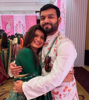 Hemal Ingle Instagram - What my birthday looked like 🫰🏼 
Surrounded by my family and friends in Goa celebrating @rishabh__mutha and @shreyabrijwasi95’s wedding. It was filled with love, laughter and a lot of fun. Thank you you all for all the lovely messages, stories and posts, my heart is full ❤️ and the biggest thank you to @raunak15 for always making my life 20,000 times better by just being in it and by doing all the special things you do for me ❤️