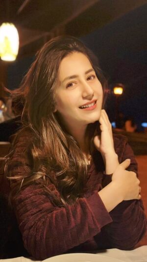 Hiba Aziz Instagram - Distant star 💫 

@arisha_tariq11 📸🫶🏻