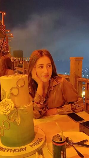 Hiba Aziz Instagram - Allhumdollillah 🙏🏻for another year go by like a roller coaster 🙄
Thank you Allah tala 💌
Thank you all the people out there to show love,regards lovely warm wishes .. I value you all 🙏🏻