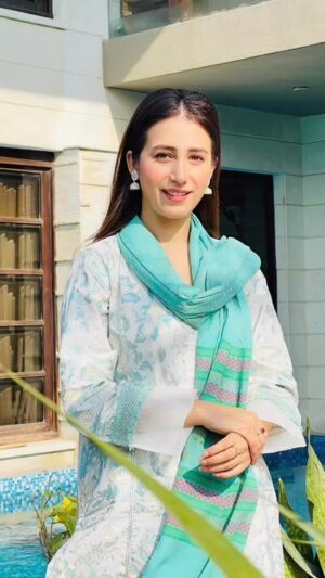 Hiba Aziz Instagram - جو بات ہے #jbh