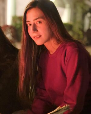Hiba Aziz Instagram - کبھی آگ میں بھی برسے 
سردیوں سے مہکے پل 
کبھی بارشوں میں بھی ہو 
آتشوں میں جلتا من