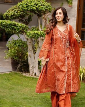 Hiba Aziz Instagram - Raani 

@omalbykomal