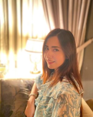 Hiba Aziz Instagram - The moment you are alive in, this moment is alive with you🤍🩵
