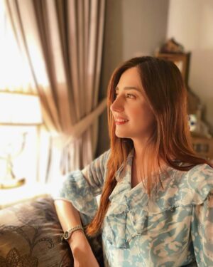 Hiba Aziz Instagram - The moment you are alive in, this moment is alive with you🤍🩵