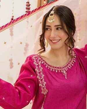 Hiba Aziz Instagram - GULAAL 🌷

@omalbykomal