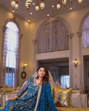 Hira Soomro Instagram - Dress @yasirmughalofficial 
Photography @faiziweddingtales 
@stylebykiranraza
@royalpalacevenue
