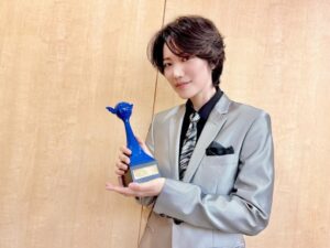 Hiroki Nanami Instagram - ☆
この度第十九回声優アワードにて、声優新人賞を受賞させて頂きました！

「声の仕事がしたい」と思い、飛び込んだ世界。簡単にできることではありませんでした。
ですが、制作スタッフ、先輩方、素敵な作品やキャラクター、そして視聴者の皆さんやファンのみんな、そのすべてにたくさんの勇気をもらいました。一人の力ではなく、関わってくださった全ての方のおかげで頂けたものです。
感謝してもしきれません。本当にありがとうございました！！
.
これからも演じることに真摯に向き合い、初心を忘れず頑張ります。今後ともよろしくお願いします！！
.
#声優アワード
#声優新人賞
#七海ひろき