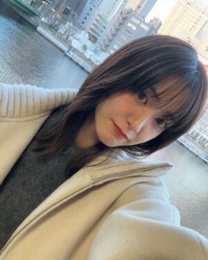 Hirona Yamazaki Instagram - ❄️February❄️
#2月はいりましたね
#今月も頑張りましょうね
#今週お知らせ沢山できそうです
#自撮りばっかでごめんね
#川を背負う女