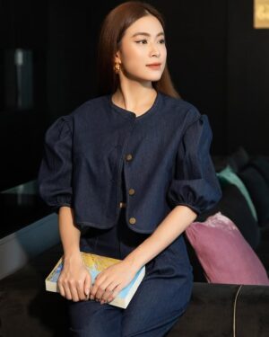 Hoang Thuy Linh Instagram - YẾN

💄Team Hiwon- Jimin
📸Xâu Béo
👗Hoàng Ku 

#khongngaicuoichicanmotlido #VFC #VTV3