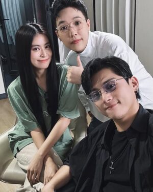 Hoang Thuy Linh Instagram - TRÁI ĐẤT ÔM MẶT TRỜI 
Kai Đinh x GREY D x HOÀNG THUỲ LINH 

🔜 8PM | 18.12.2023

🌎💚☀️

#TDOMT #HoangThuyLinh #KaiDinh #GreyD