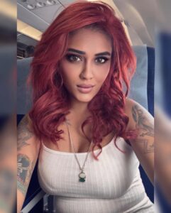 Hritu Zee Most Liked Photos and Posts