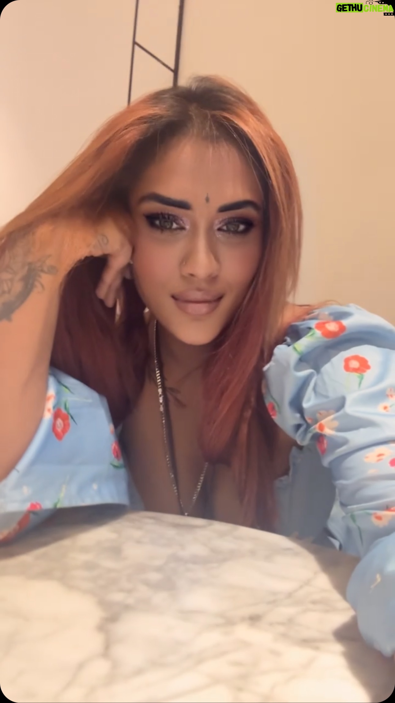 Hritu Zee - 100.3K Likes - Time Does The JUSTICE!
& then the moon said,
Dear Girl,
It’s all possible ✨💥🌈
Vibin’ on my song #rooh 😻
@yoyohoneysingh 😍 @tseries.official @the.shams.here @paradox.here