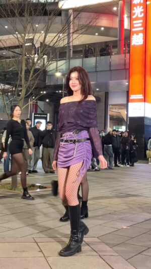 Hsin-Ling Chi Instagram - I’m your type~I’m the vibe~ 🎵

#pocketlocketchallenge #pocketlocket #pocketlocketdance #karina