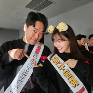 Hwang Woo-seul-hye Instagram - 가지  마. 🤣  소중한 편지들과 응원에 하루하루 감사한 마음 뿐입니다.  다시한번 더 히트맨 사랑해주셔서 고맙습니다. 🙏🥹💕