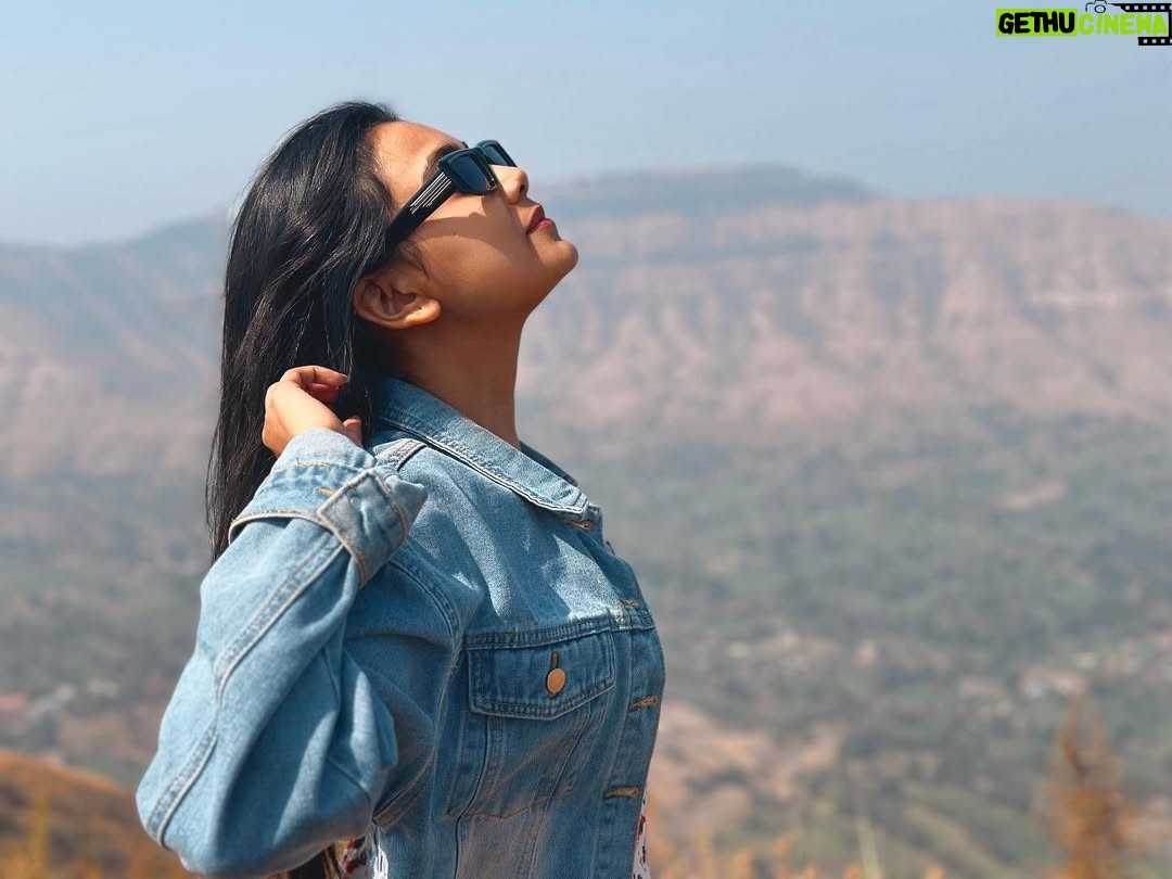 Idhika Paul - 7.4K Likes - Let’s Become the Woman who Empowers other Women 👑
…………..
#Everday #Womensday