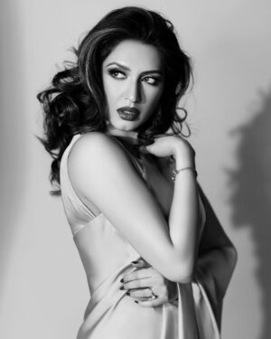 Iman Ali Instagram - QUEEN WILL BE A QUEEN 👑💛