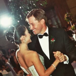 Ina Raymundo Instagram - Twenty-two years ago, I married my Prince Charming—the man of my (day)dreams. 
We were destined to have a big, loving family. Sharing with you some of our wedding pictures that I’ve never shared before, and they still bring back the sweetest memories.🥰💜♥️
#dadofmy5kids #blessed #thelookoflove