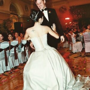 Ina Raymundo Instagram - Twenty-two years ago, I married my Prince Charming—the man of my (day)dreams. 
We were destined to have a big, loving family. Sharing with you some of our wedding pictures that I’ve never shared before, and they still bring back the sweetest memories.🥰💜♥️
#dadofmy5kids #blessed #thelookoflove
