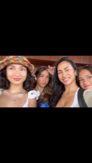 Ina Raymundo Instagram - Happiness is being surrounded by daughters.💗💗💗
#blessedmama