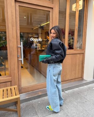 Isabeau Delatour Instagram - Mon look favoris de toute l'année !!! Pas vous ?? 💚 
( la dernière photo 🥹🥹😭)
