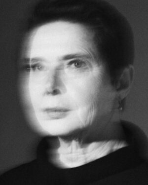 Isabella Rossellini Instagram - Thanks to the @nytimes for the interview with the wonderful journalist Melena Ryzk . ( photos by @theatraff ) Thanks to all my friends Laura Dern, Ryan Murphy , John Lithgow, Stanley Tucci and Edward Berger for the kind quotes  about me  @lauradern @ryanmurphyproductions @stanleytucci @eeedwardberger @jalithgow ♥️ @theacademy @mamafarm