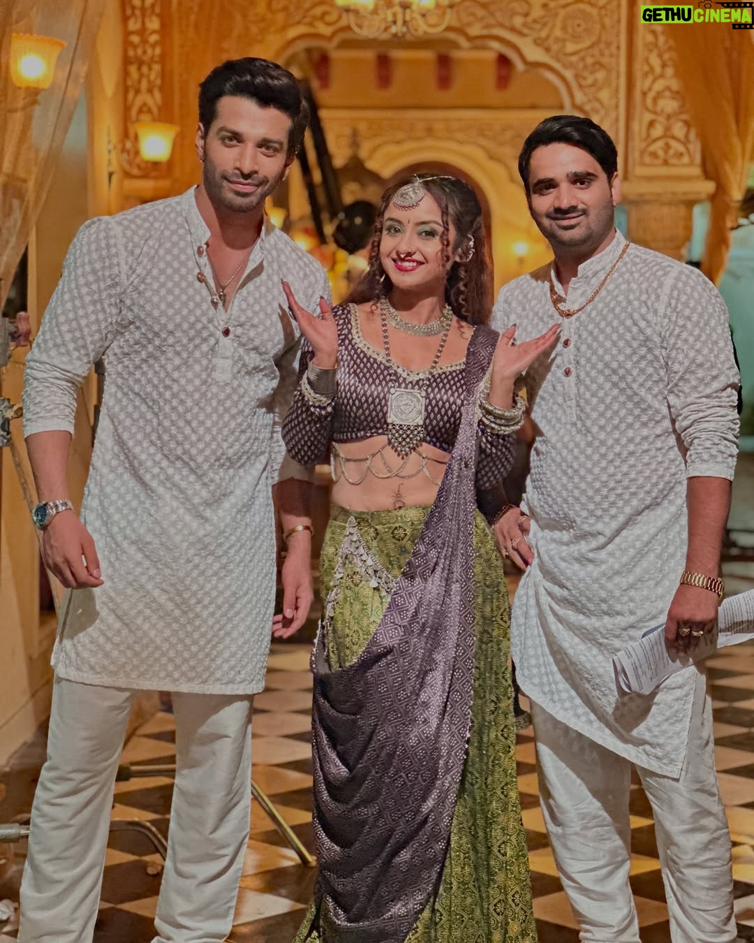 Ishita Ganguly - 3K Likes - On screen VILLAN'S are often off screen GEM'S they say ...
I am glad that i found 2 of them 😌🧿
Grateful to have you as my co-actor & now as friends guys🤗
@gauravsavita_official @ishita.gangopadhyay2012
keep watching "bade haveli ki choti thakurain " mon- sat 9 pm only on @shemarooumang 🎬