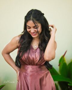 Actress Ivana HD Photos and Wallpapers May 2025