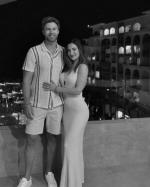 Ivana Baquero Instagram - This trip is nothing short of magical 💙 
We've crossed off some incredible bucket-list adventures, including witnessing the majestic humpback whales breach the waters of Cortez, and after chasing two winters in a row, we’re finally basking in the warmth of the glorious Mexican sun, all while having some of the finest meals we've ever had 🇲🇽 
Feeling deeply grateful...
Thanks for the perfect romantic getaway @villalavalencia @villagroupresorts