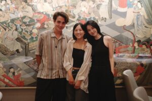 Ivy Shao Instagram - 我可愛的朋友，大概一年一度才能見一次面，
這次見面卻忘記留下紀念，
只好拿出舊照來分享。
兩個攝影師情侶，可愛又真摯的相處，
感覺甜甜的氣息一直能散發出來。

不停轉換中文、日語、英語的阿霏，
總是貼心的把大家都照顧好，
腦袋打結也想把所有事處理完。
一說故事就眼睛發光的Felipe ，
小小年紀的心裡住了各國的百年歷史故事。
但我也很燒腦的開啟英語模式。
每次見面都很開心有趣，下次見囉❤️