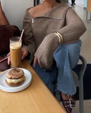 Jami Alix Instagram - honestly i got a spray tan & an iced coffee and i’m always embarrassed at how much that increases my mood