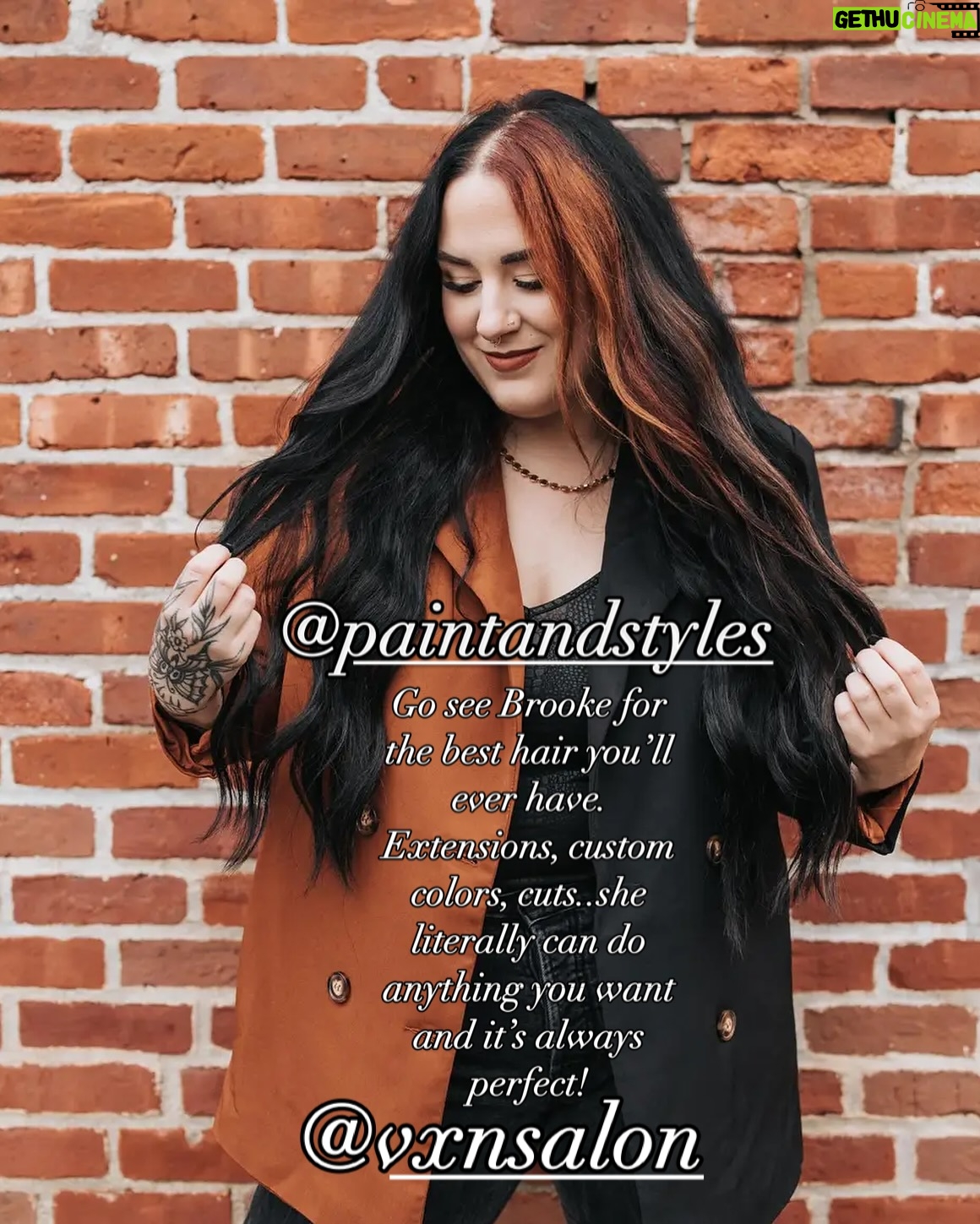 Jamie Szantyr - 9.4K Likes - New hair, who dis?? π₯
Swipe β¬
οΈ for the befores and afters.
Ever since I met @paintandstyles 3 years ago, sheβs been delivering absolute hair magic every time I sit in her chair! We have been on this hair journey together since we met, and she perfects it every time.
We got rid of the old, and in with the new. A complete hair refresher with longer, and blonder than ever hair extensions. Iβm literally obsessed. Sheβs amazing!
If youβre in Connecticut, go see her at her very own salon, @vxnsalon in West Hartford. She specializes in everything, especially @invisiblebeadextensions and custom colors and cuts. Whatever you want she can do.
And itβs always such good vibes in her salon. π€