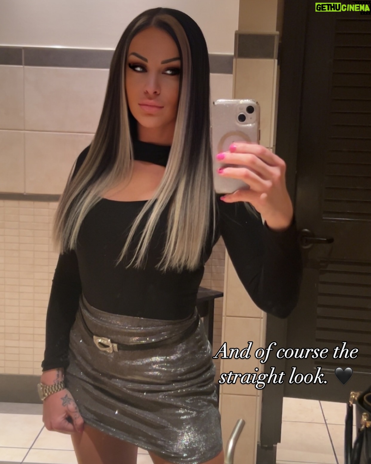 Jamie Szantyr - 9.4K Likes - New hair, who dis?? π₯
Swipe β¬
οΈ for the befores and afters.
Ever since I met @paintandstyles 3 years ago, sheβs been delivering absolute hair magic every time I sit in her chair! We have been on this hair journey together since we met, and she perfects it every time.
We got rid of the old, and in with the new. A complete hair refresher with longer, and blonder than ever hair extensions. Iβm literally obsessed. Sheβs amazing!
If youβre in Connecticut, go see her at her very own salon, @vxnsalon in West Hartford. She specializes in everything, especially @invisiblebeadextensions and custom colors and cuts. Whatever you want she can do.
And itβs always such good vibes in her salon. π€