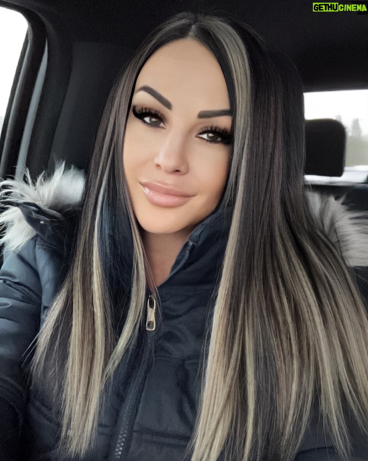 Jamie Szantyr - 9.4K Likes - New hair, who dis?? π₯
Swipe β¬
οΈ for the befores and afters.
Ever since I met @paintandstyles 3 years ago, sheβs been delivering absolute hair magic every time I sit in her chair! We have been on this hair journey together since we met, and she perfects it every time.
We got rid of the old, and in with the new. A complete hair refresher with longer, and blonder than ever hair extensions. Iβm literally obsessed. Sheβs amazing!
If youβre in Connecticut, go see her at her very own salon, @vxnsalon in West Hartford. She specializes in everything, especially @invisiblebeadextensions and custom colors and cuts. Whatever you want she can do.
And itβs always such good vibes in her salon. π€