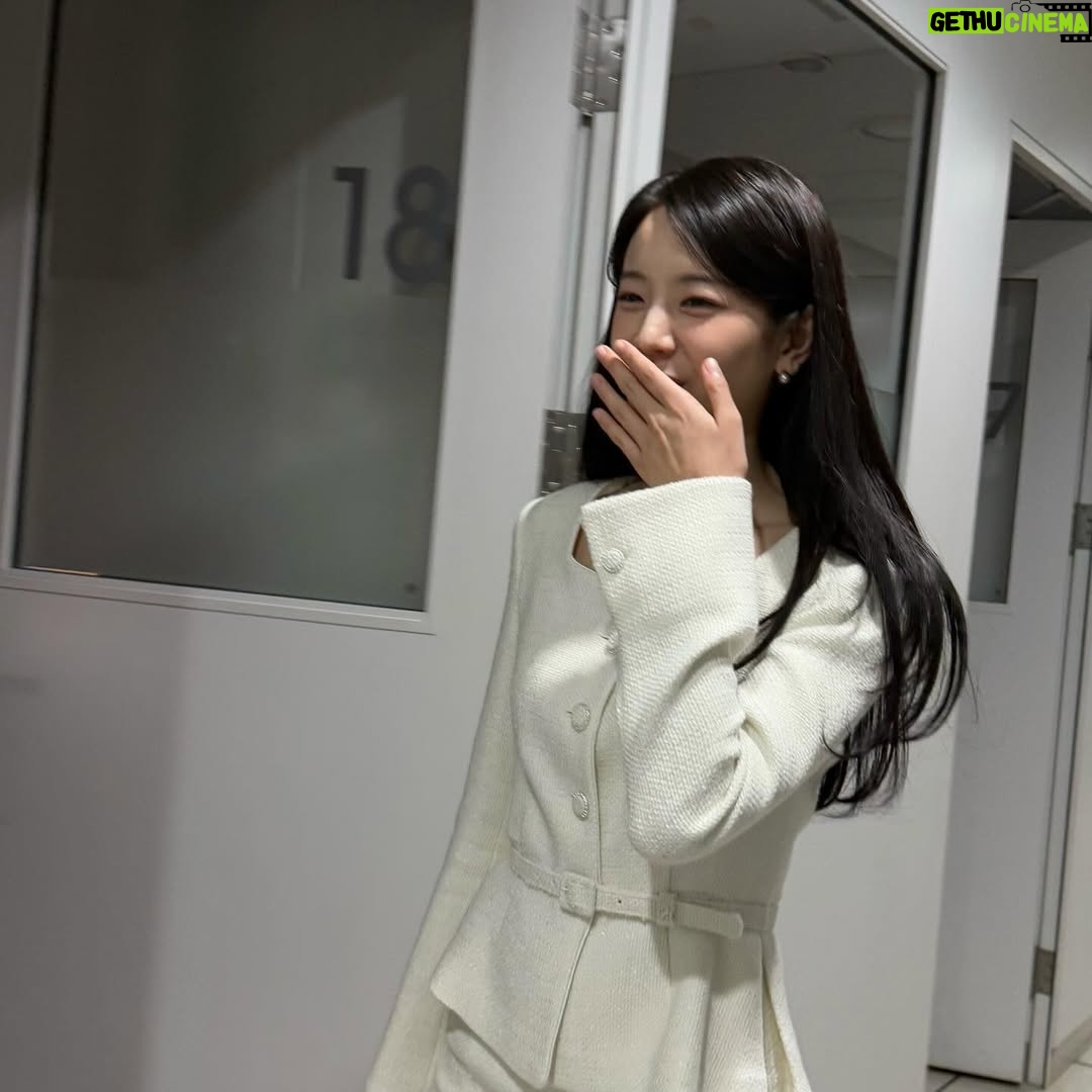 Jang Gyu-ri - 270.8K Likes - #ě§ę¸ęą°ě ě íë ě´ŹěěĽ ě모쥰모
.
.
ëě ëśěĄąí¨ě ěąě죟ë ëśë¤ ëëśě ë§¤ë˛ ěŚęą°ě´ ë§ěěźëĄ íĽí ě ěěë ě§ę¸ ęą°ě ě íë ě´ŹěěĽ, ě´ ę°ěŹí¨ ěě§ ěęł ěěźëĄë ě´ěŹí ëěę°ěźě§
ě§ę¸ ęą°ě ě íëě ěŹëí´ěŁźě 모ë ëśë¤ęť ě§ěŹěźëĄ ę°ěŹë댽ëë¤. ěë
ëě 댏!