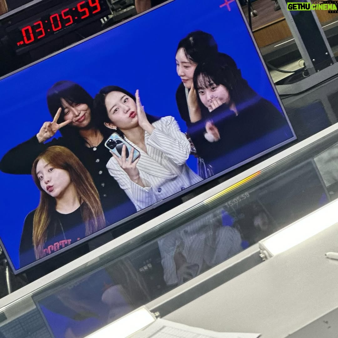 Jang Gyu-ri - 270.8K Likes - #ě§ę¸ęą°ě ě íë ě´ŹěěĽ ě모쥰모
.
.
ëě ëśěĄąí¨ě ěąě죟ë ëśë¤ ëëśě ë§¤ë˛ ěŚęą°ě´ ë§ěěźëĄ íĽí ě ěěë ě§ę¸ ęą°ě ě íë ě´ŹěěĽ, ě´ ę°ěŹí¨ ěě§ ěęł ěěźëĄë ě´ěŹí ëěę°ěźě§
ě§ę¸ ęą°ě ě íëě ěŹëí´ěŁźě 모ë ëśë¤ęť ě§ěŹěźëĄ ę°ěŹë댽ëë¤. ěë
ëě 댏!