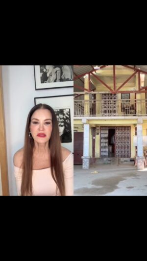 Janice Dickinson Instagram - The walk saves the outfit 

#runwaywalk #catwalk #modelwalk #modelreview #judgingwithjanice