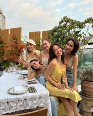 Janie Tienphosuwan Instagram - Happy birthdayyyyy baby 🩷 เรามาถึงจุดที่จะไม่นับอายุกันแล้วค่ะ 😝