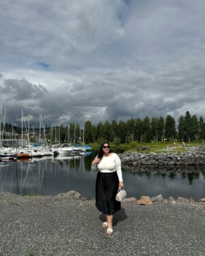 Jasmine Sidhu Instagram - Delve into the serene expanse of Gjovik’s picturesque lake, where the reflective waters mirror the beauty of the surrounding landscape, creating a symphony of tranquility and natural splendor. 

#hellonorway #visitnorway #visitislo #beautyobsessed #gjøvik #gjøviksentrum #oslonorway #sidhuxnorway #summervibes #summerinnorway #blooming