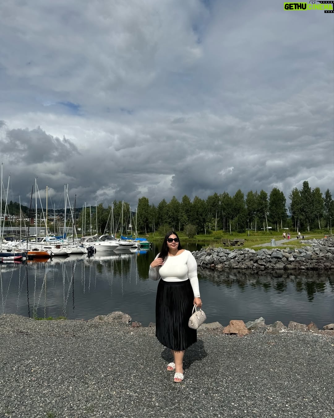 Jasmine Sidhu - 3 Likes - Delve into the serene expanse of Gjovik’s picturesque lake, where the reflective waters mirror the beauty of the surrounding landscape, creating a symphony of tranquility and natural splendor.
#hellonorway #visitnorway #visitislo #beautyobsessed #gjøvik #gjøviksentrum #oslonorway #sidhuxnorway #summervibes #summerinnorway #blooming