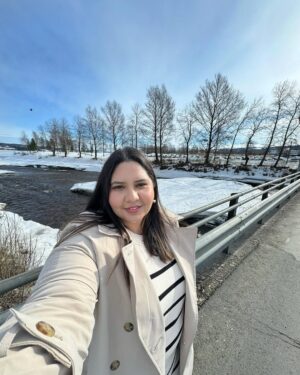 Jasmine Sidhu Instagram - Lost in the tranquility of Norway’s breathtaking lakes. 🫧

.
.
.
.
.
.
#jazzfoodtravelshop #gjøviknorway #norwaytravel 
(Norway, Norway lakes, Travel to Norway)