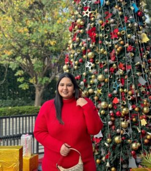 Jasmine Sidhu Instagram - Santa clause is coming 🎅🏻🎄

.
.
.
.
#christmastime #dayout #christmas #christmasdecor #christmas2024 
#merrychristmas #chandigarh #snowday