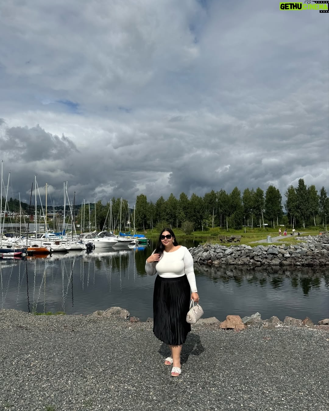 Jasmine Sidhu - 3 Likes - Delve into the serene expanse of Gjovik’s picturesque lake, where the reflective waters mirror the beauty of the surrounding landscape, creating a symphony of tranquility and natural splendor.
#hellonorway #visitnorway #visitislo #beautyobsessed #gjøvik #gjøviksentrum #oslonorway #sidhuxnorway #summervibes #summerinnorway #blooming