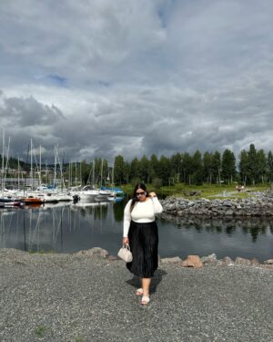 Jasmine Sidhu Instagram - Delve into the serene expanse of Gjovik’s picturesque lake, where the reflective waters mirror the beauty of the surrounding landscape, creating a symphony of tranquility and natural splendor. 

#hellonorway #visitnorway #visitislo #beautyobsessed #gjøvik #gjøviksentrum #oslonorway #sidhuxnorway #summervibes #summerinnorway #blooming