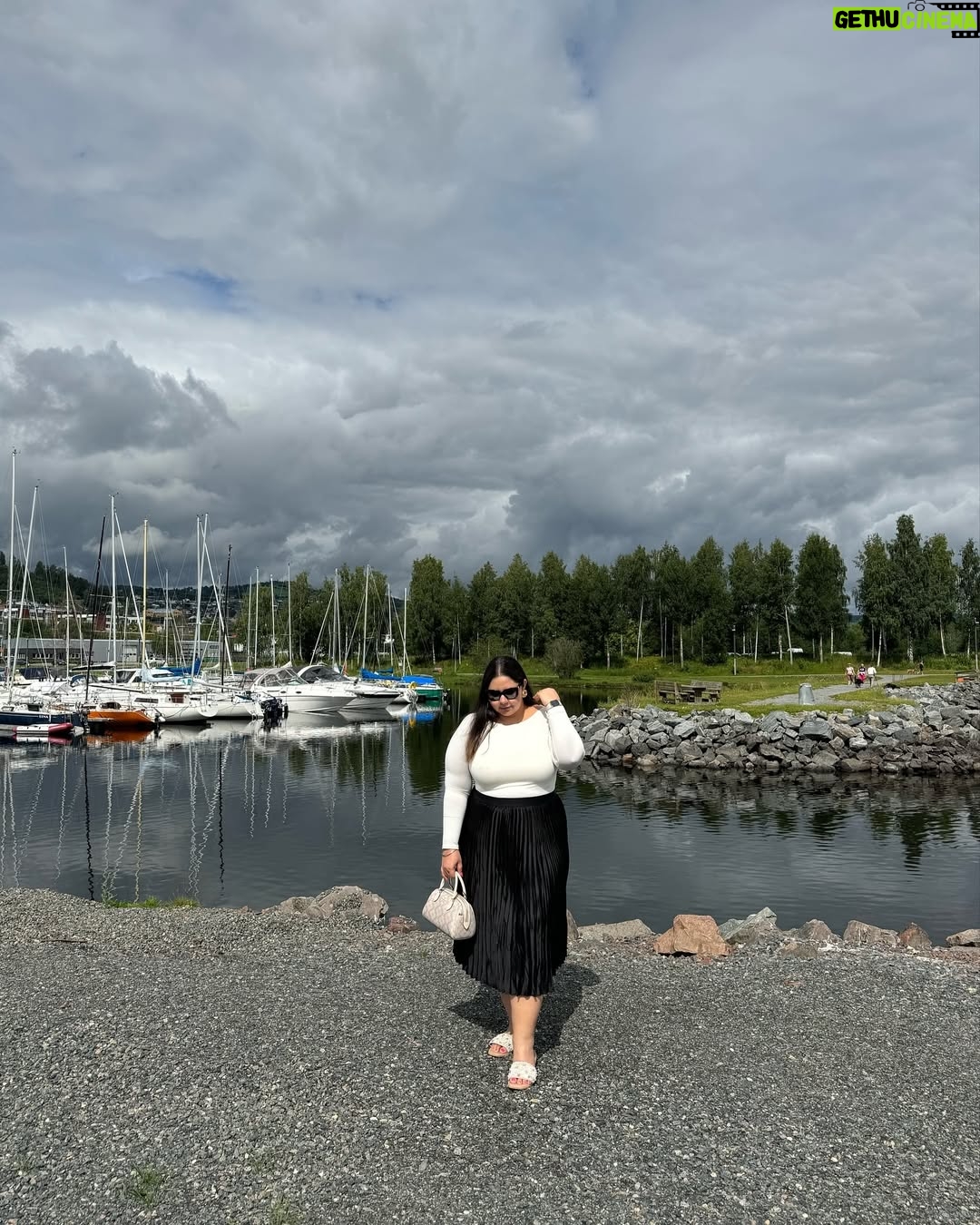 Jasmine Sidhu - 3 Likes - Delve into the serene expanse of Gjovik’s picturesque lake, where the reflective waters mirror the beauty of the surrounding landscape, creating a symphony of tranquility and natural splendor.
#hellonorway #visitnorway #visitislo #beautyobsessed #gjøvik #gjøviksentrum #oslonorway #sidhuxnorway #summervibes #summerinnorway #blooming